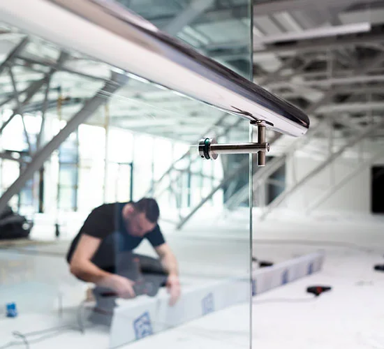 Sun City Center, FL highly skilled glass repair technicians